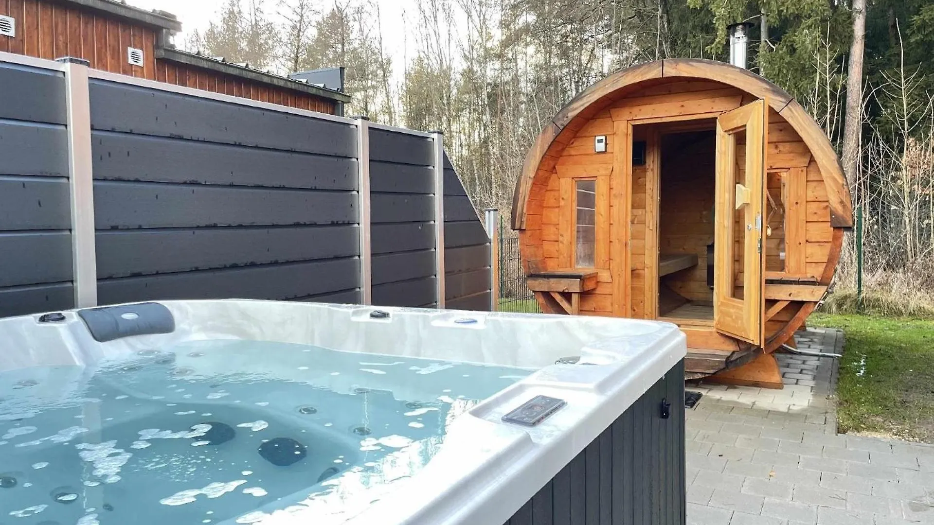 Nettes Ferienhaus In Wackersdorf Mit Sauna, Grill Und Whirlpool Holiday home